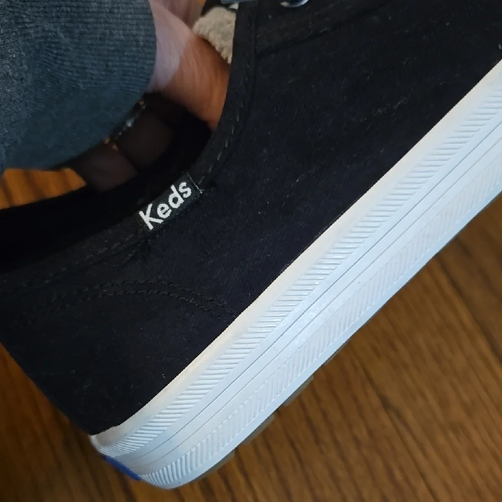 Keds Women's Size 8  Black Suede Style Dark Gray Laces Sneakers